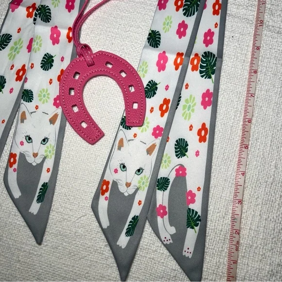 Cat Twilly Set & Lucky Horseshoe Charm - Picture 7 of 13